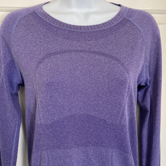 Lululemon Athletica Womens Swiftly Tech Crewneck Pullover Stretch Top Purple 8 - Picture 2 of 15